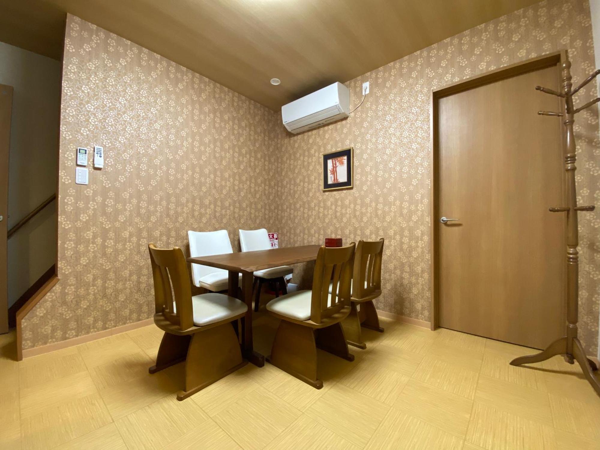Wutong-40 Minutes Direct To Kansai Airport And 5 Minute Walk To Jr Or Subway Or Nankai Line And 1 Minute To Tsutenkaku The Landmark Of Osaka And Many Japanese Bistros Nearby 外观 照片